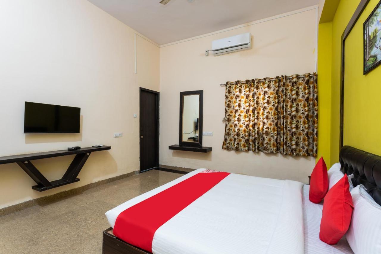 Oyo 35845 U-Turn Hotel Harsola Esterno foto